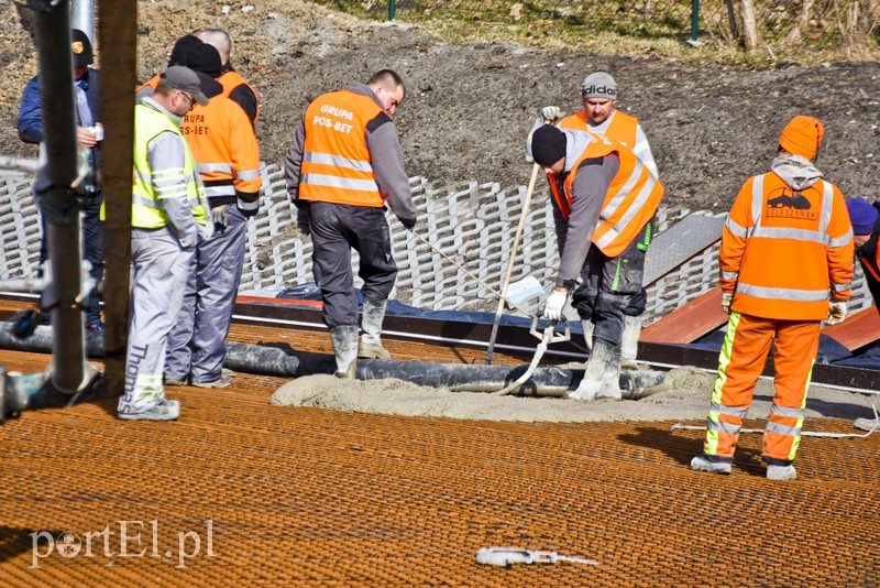 Na Agrykoli leją beton