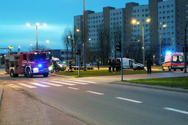 Poranny wypadek na skrzyżowaniu