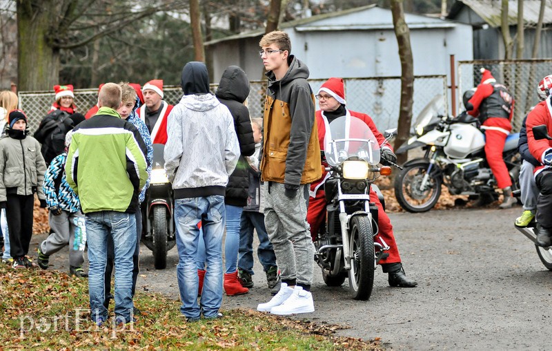 Motomikołaje niosą radość