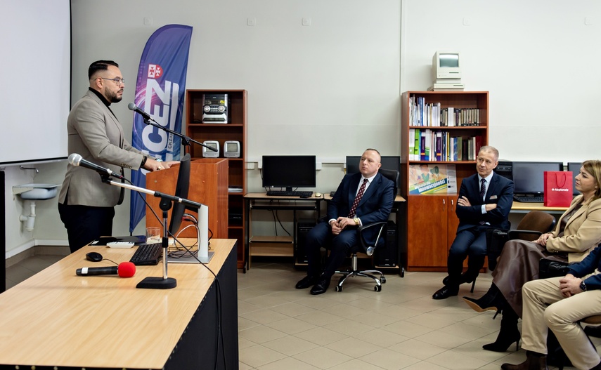 Nowe maszyny CNC w Centrum Kształcenia