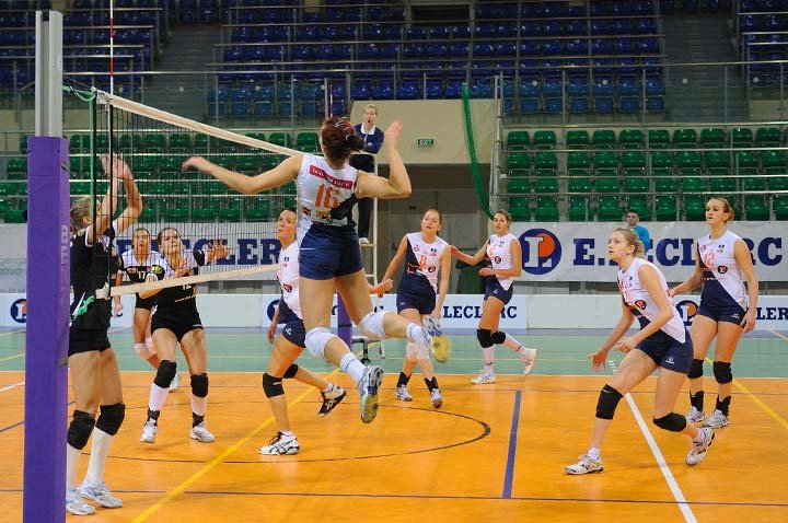 Siatkarki Orła wygrały z UKS Ozorków 3:2