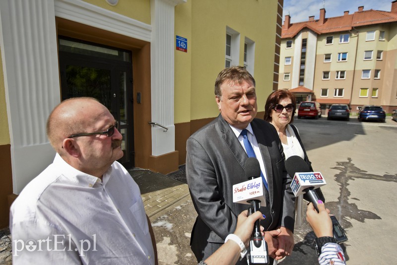 „Skoszarowani” mieszkańcy są szczęśliwi