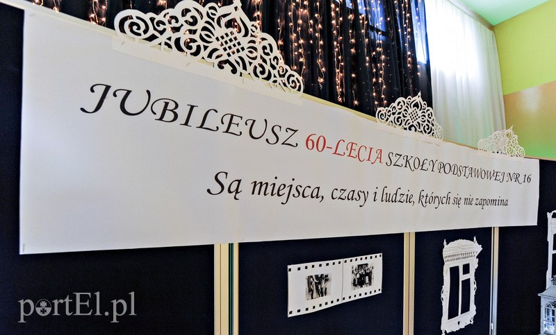 Dziś ta szkoła połączyła pokolenia