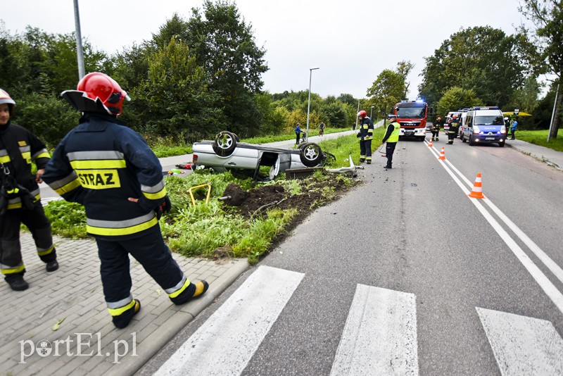Dachował mercedesem na Fromborskiej