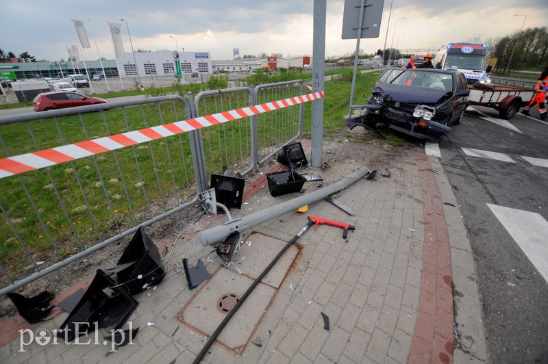 Golfem uderzył w renault