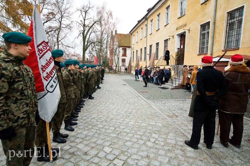  Podchorążowie wyszli na ulice Elbląga