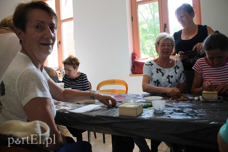 Seniorska mozaika w Suchaczu