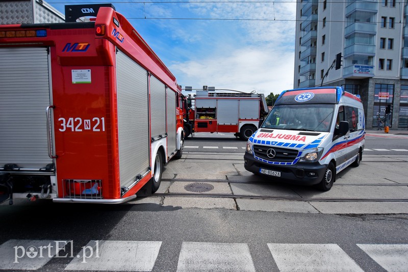 Autobus zderzył się z osobówką