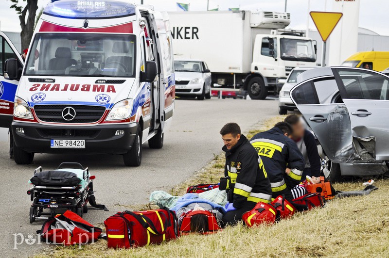  Poważny wypadek na ul. Żuławskiej. Dwie osoby ranne