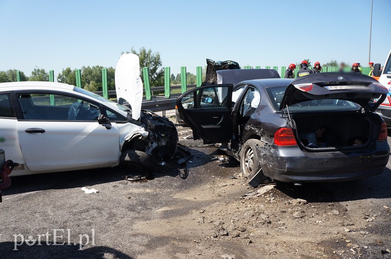 Wypadek na obwodnicy: dwie osoby ranne