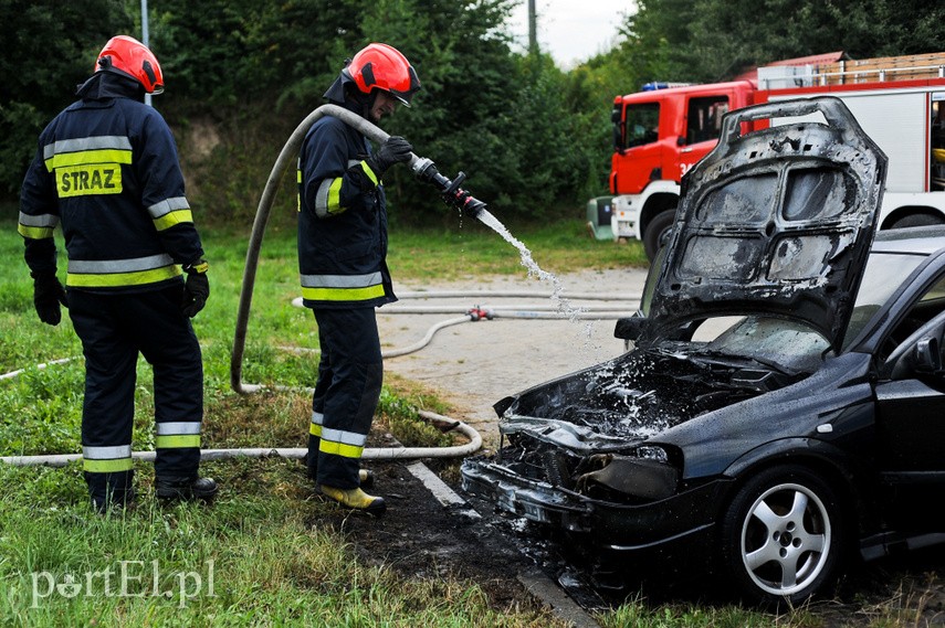 Pożar opla na ul. Łęczyckiej