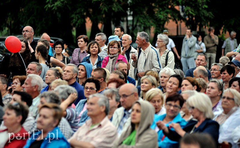 Cygański koncert w deszczu