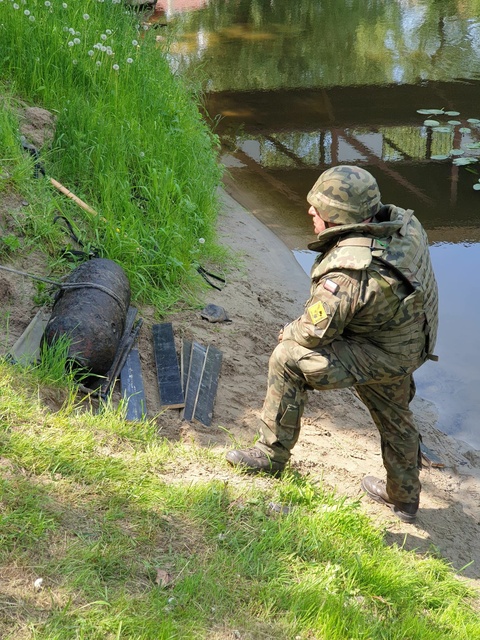 Bomba w rzece, ewakuowano 300 mieszkańców