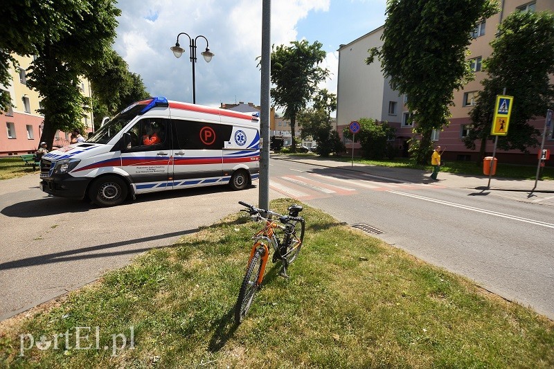  12-latek wjechał rowerem wprost pod samochód