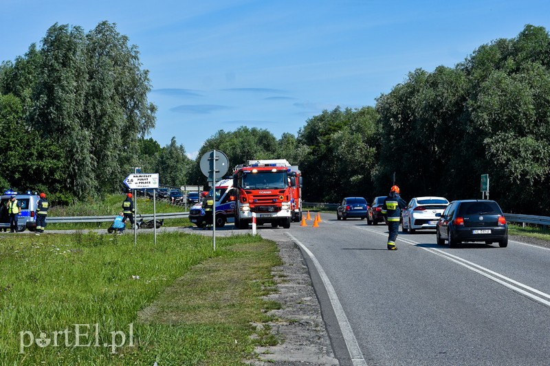 Opel wjechał w kobietę na skuterze