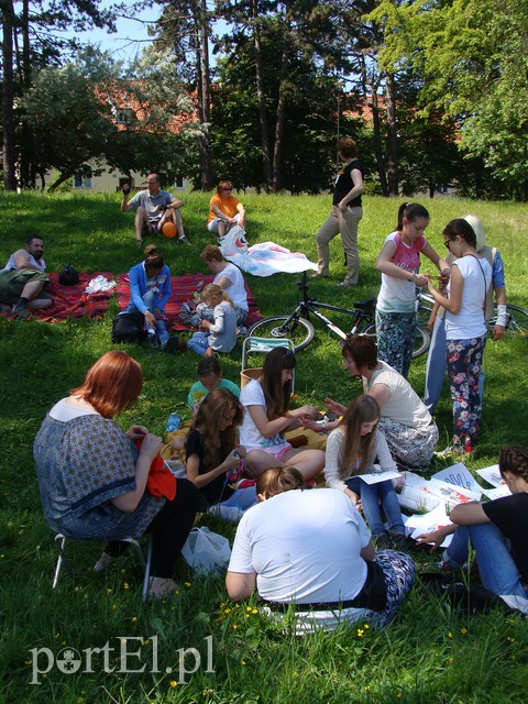 Dziergają panie, panowie się wstydzą