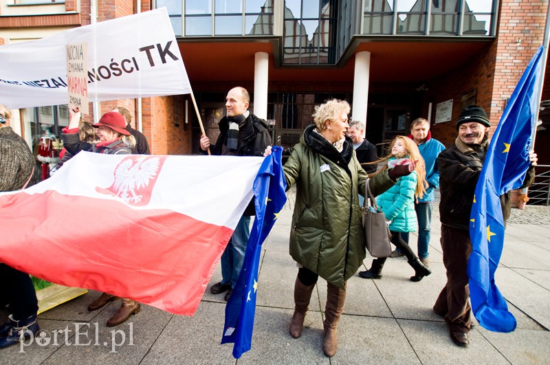 Demonstracja po elbląsku, czyli pikieta KOD