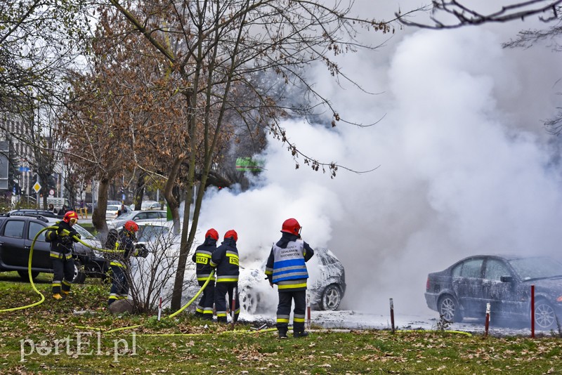 Pożar samochodu przy placu Grunwaldzkim