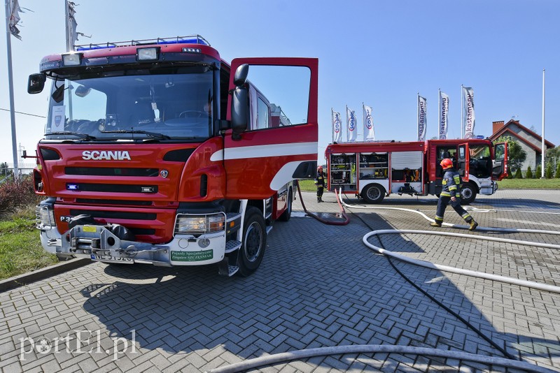 Na Żuławskiej spłonął chevrolet
