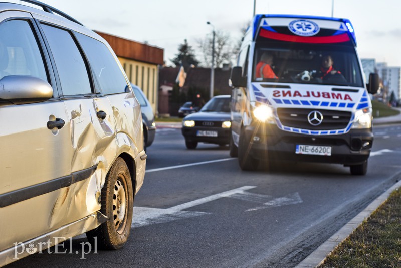Zderzenie motocyklisty z osobówką