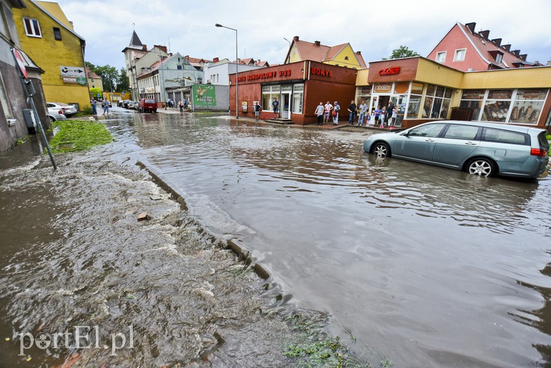 Ulice toną w wodzie