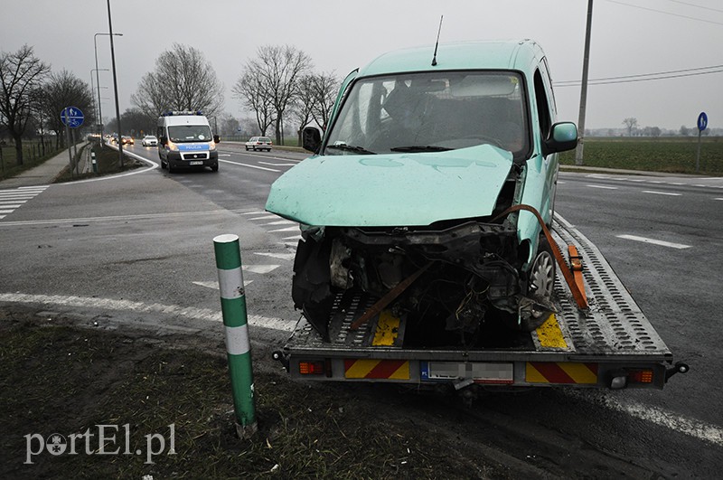 Zderzenie na skrzyżowaniu w Kazimierzowie