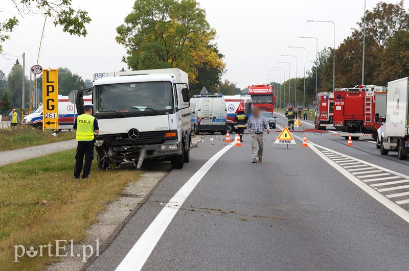 Wypadek w Kazimierzowie: dwie osoby w szpitalu