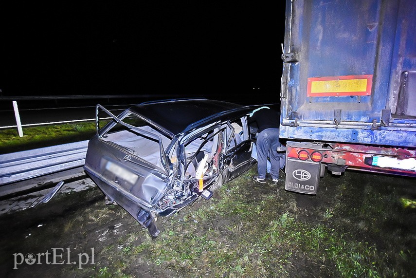 Zderzenie ciężarówki z mercedesem na trasie S7