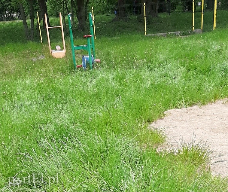 Rodzice alarmują: plac zabaw w parku Kajki jest nieprzygotowany do otwarcia
