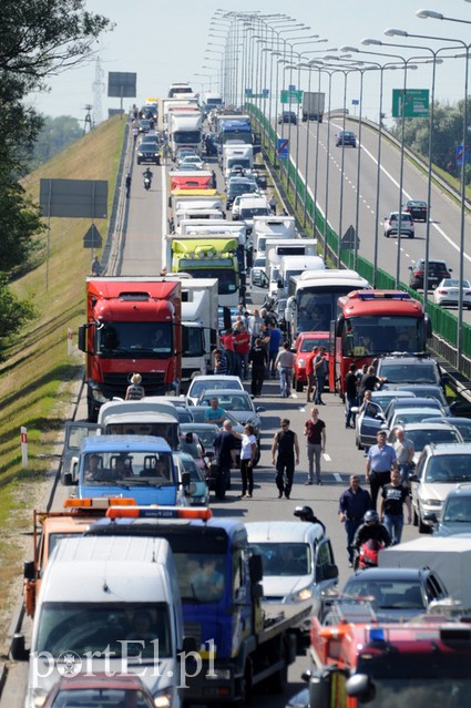  Utrudnienia na obwodnicy, przewróciła się naczepa