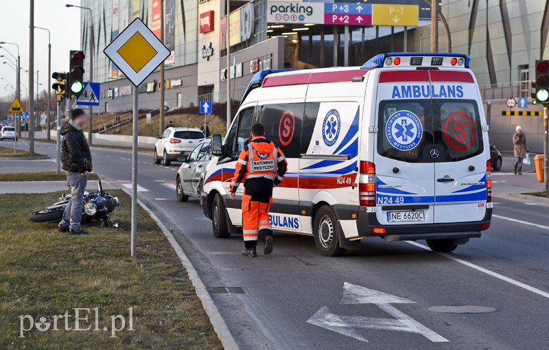 Zderzenie motocyklisty z osobówką