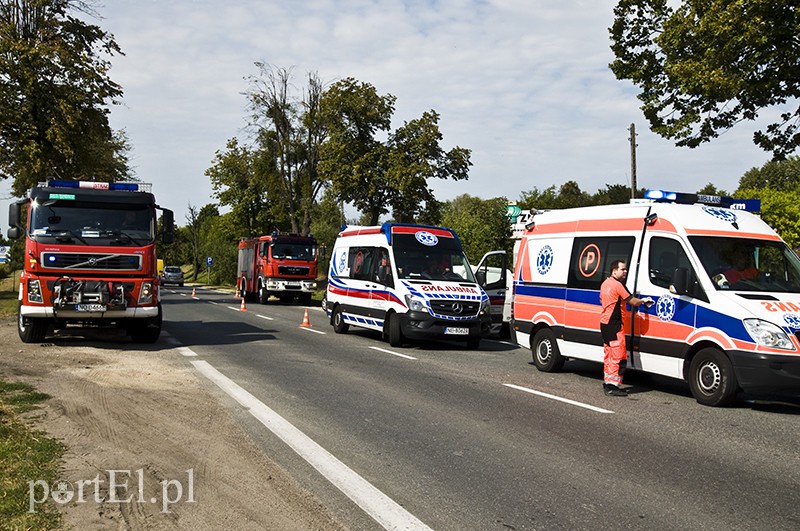 Kolizja przed obwodnicą, trzy osoby w szpitalu