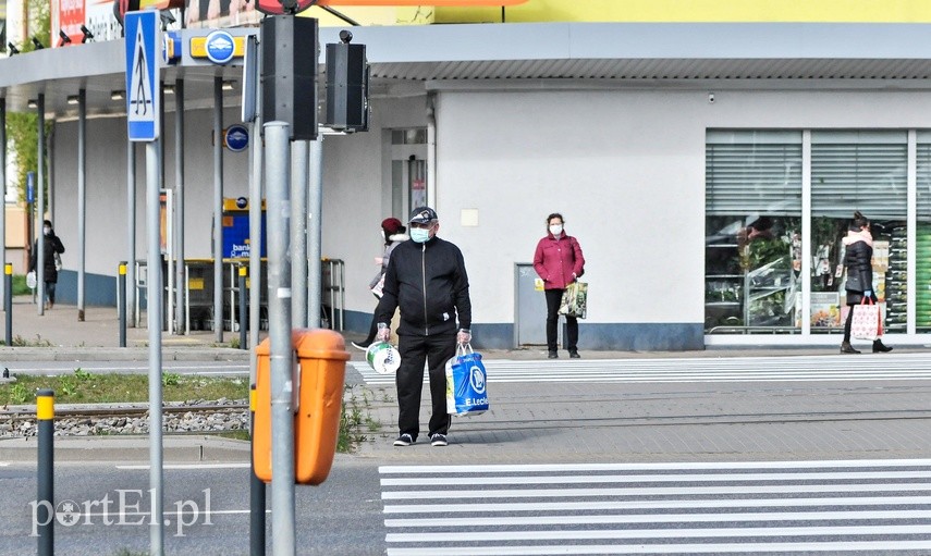 Usta i nos od dzisiaj obowiązkowe zakryte