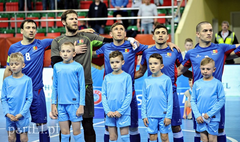 Kanonada Hiszpanów na inaugurację eliminacji