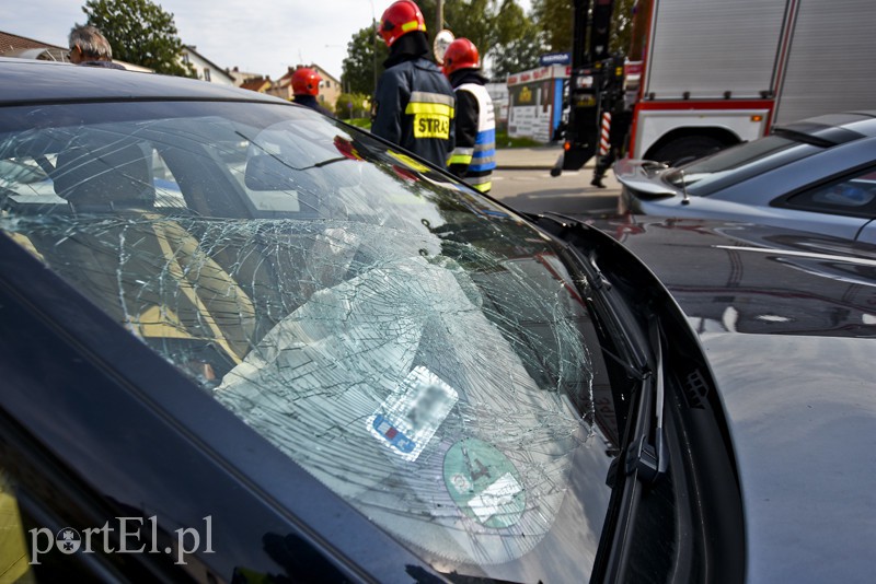 Zderzenie bmw i mazdy ul. Malborskiej