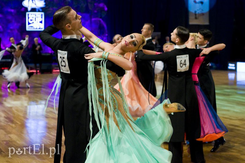  Zatańczyli tango i walca