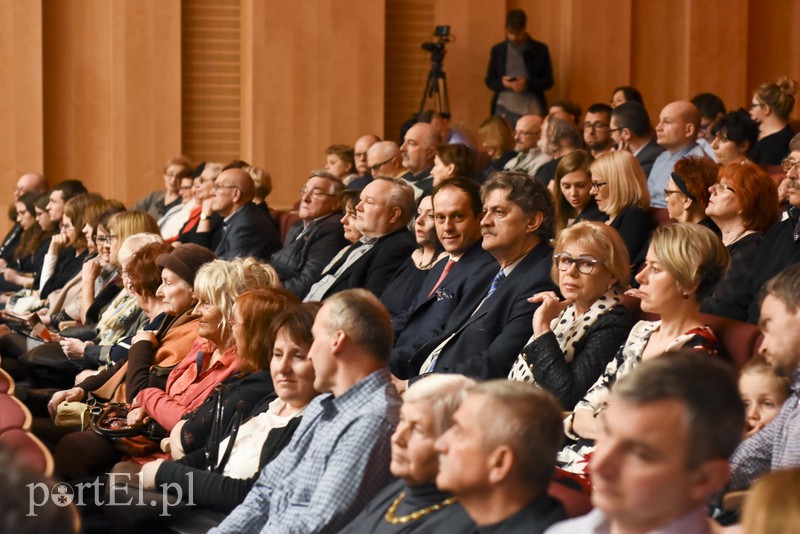 Trzech sympatycznych muzyków i ich akordeony