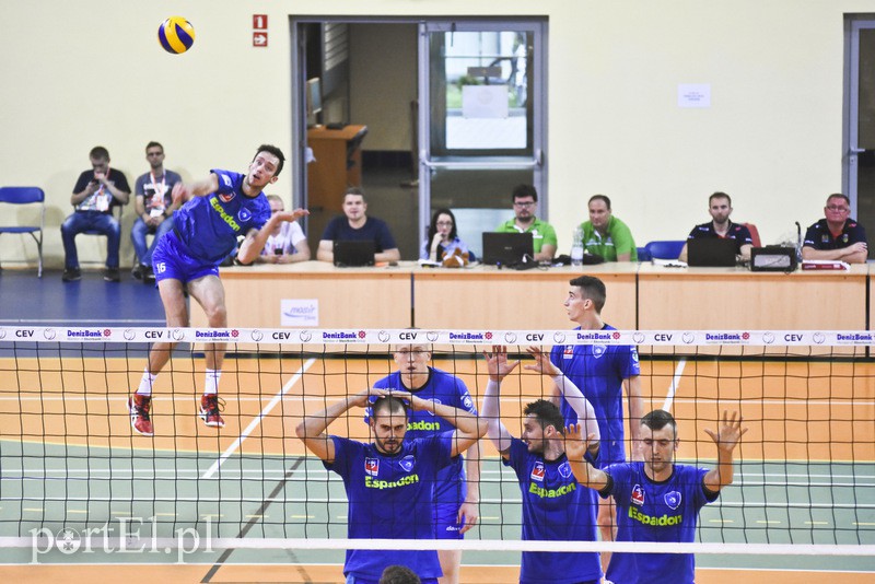  Gdańsk zbyt mocny dla debiutanta (siatkówka)