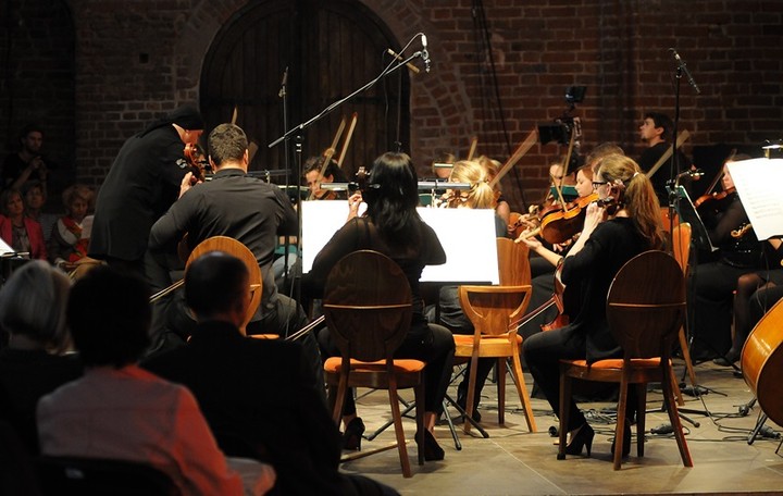 Muzyka Form Przestrzennych i Szostakowicz