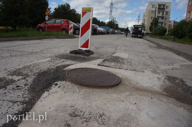 Zerwali asfalt, mieszkańcy się skarżą