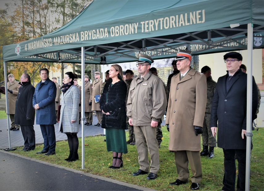 Kolejne szeregi terytorialsów po przysiędze