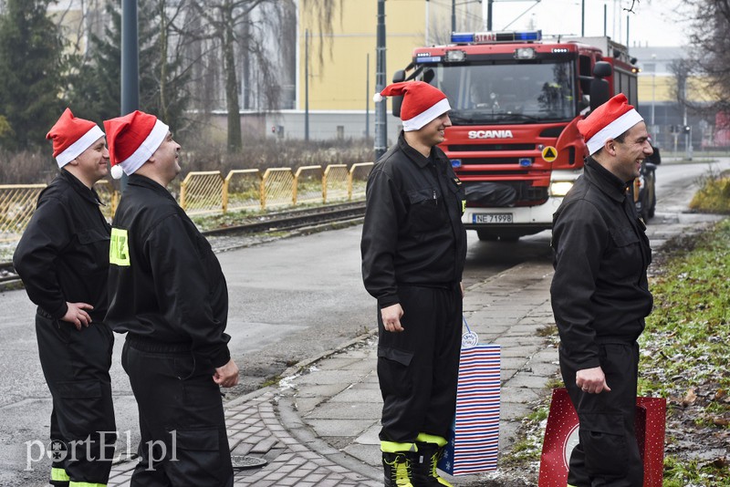 Strażacy wpadli do Angeliki ze świąteczną wizytą