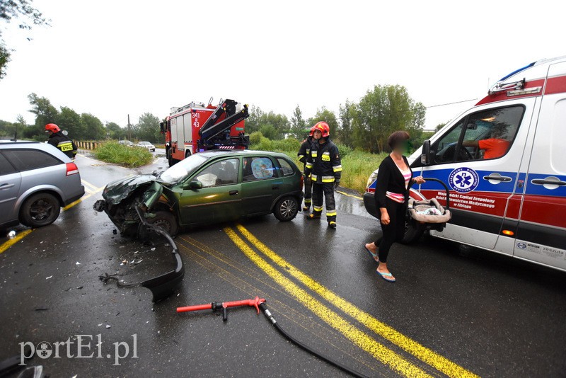  Czołówka dwóch opli