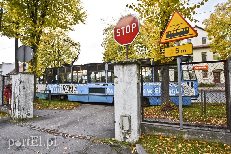 Radiowóz kontra tramwaj