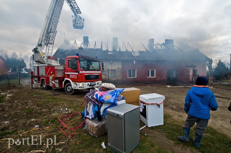  Mieszkańcy skakali przez okno. Pożar pod Pasłękiem