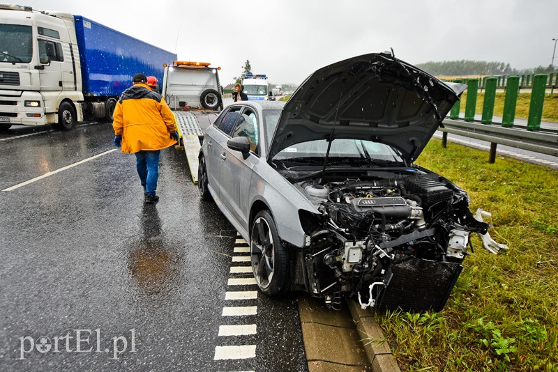 Wypadek na siódemce. Kierowcy stoją w korku