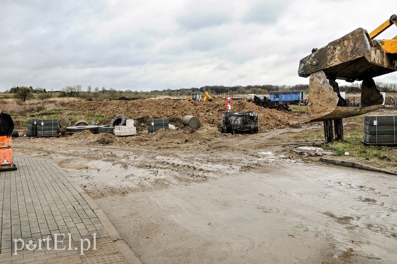 Budowa nowych hal na Modrzewinie