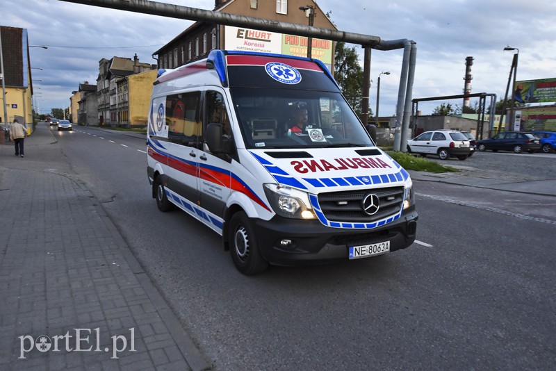 Hondą uderzył w drzewo