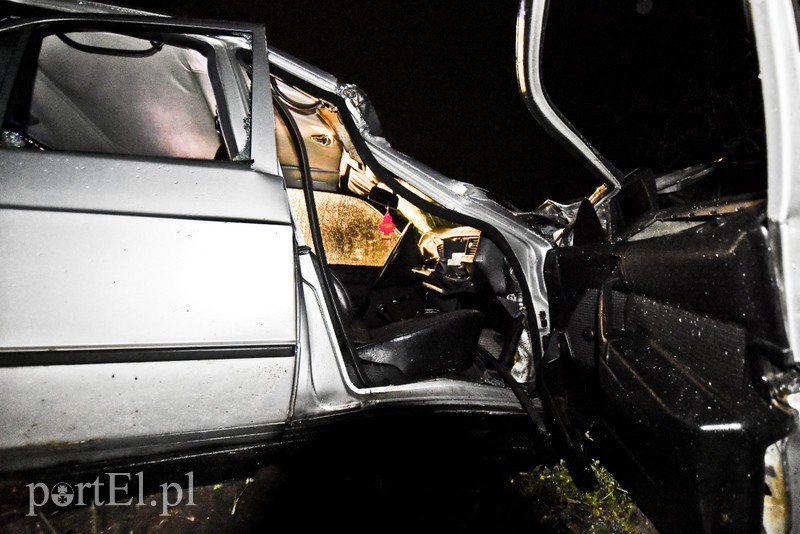 Zderzenie mercedesa z ciągnikiem