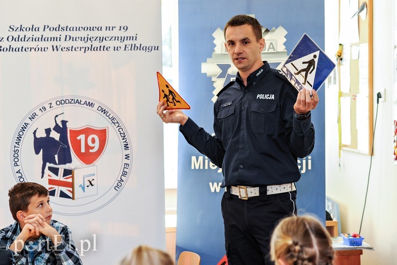 Roboty uczą uczniów bezpieczeństwa (i nie tylko)